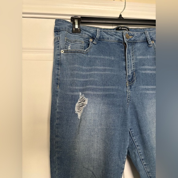 d. jeans Women's Cropped Distressed Blue Jeans - Picture 2 of 8